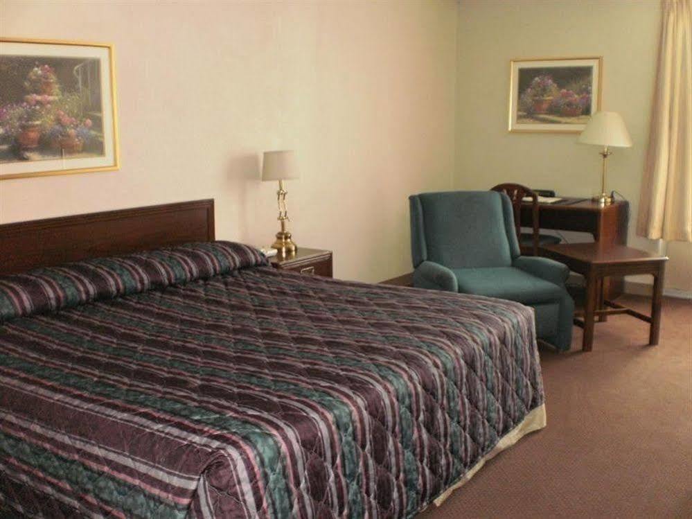 Boarders Inn And Suites - Marion 马里恩 外观 照片